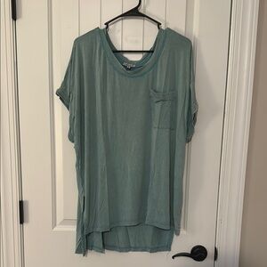 White Birch Boutique Green Asymmetrical Short Sleeve Medium Tunic